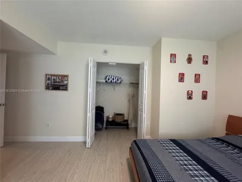 2641 N Flamingo Road Sunrise FL 33323