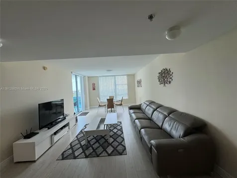 2641 N Flamingo Road Sunrise FL 33323