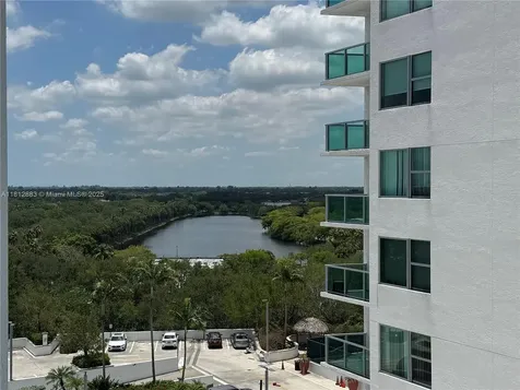 2641 N Flamingo Road Sunrise FL 33323