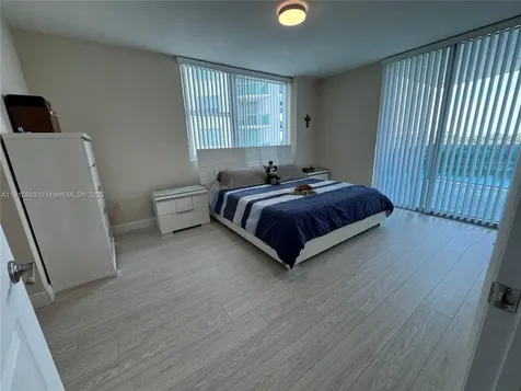 2641 N Flamingo Road Sunrise FL 33323