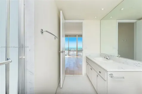 881 Ocean Drive Key Biscayne FL 33149