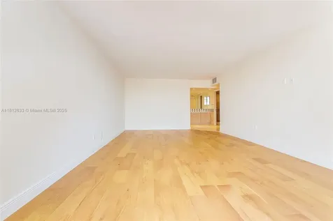 881 Ocean Drive Key Biscayne FL 33149