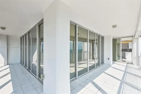 881 Ocean Drive Key Biscayne FL 33149