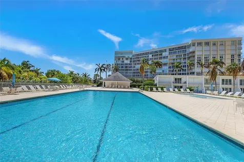 881 Ocean Drive Key Biscayne FL 33149