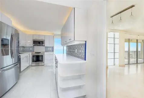 881 Ocean Drive Key Biscayne FL 33149