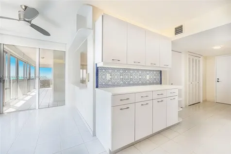 881 Ocean Drive Key Biscayne FL 33149