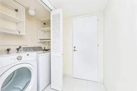 881 Ocean Drive Key Biscayne FL 33149
