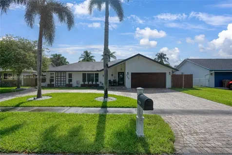 2750 SW 86th Way Davie FL 33328
