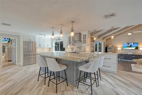2750 SW 86th Way Davie FL 33328