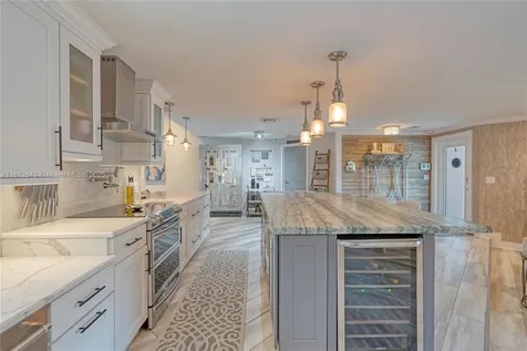 2750 SW 86th Way Davie FL 33328