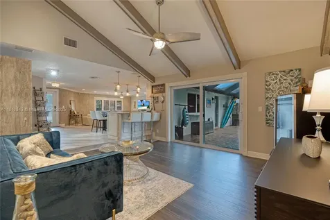 2750 SW 86th Way Davie FL 33328