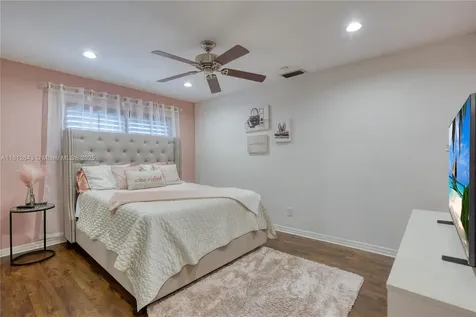 2750 SW 86th Way Davie FL 33328
