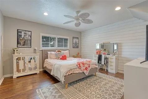 2750 SW 86th Way Davie FL 33328