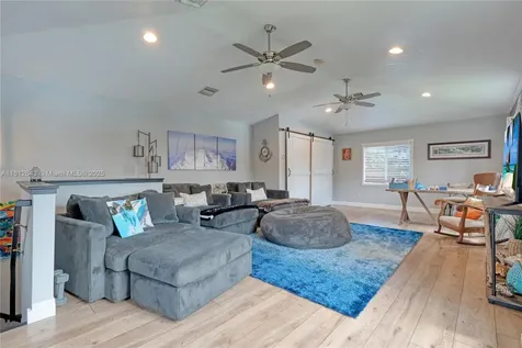 2750 SW 86th Way Davie FL 33328