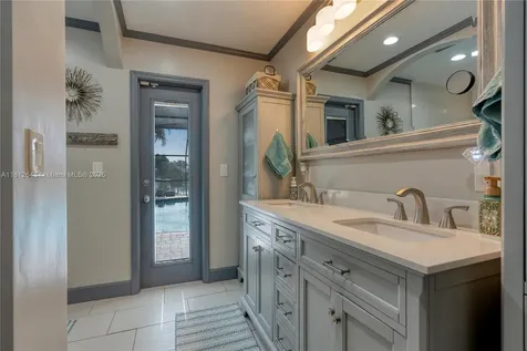 2750 SW 86th Way Davie FL 33328