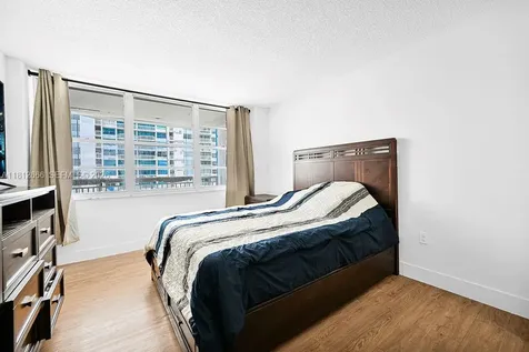 18041 Biscayne Boulevard Aventura FL 33160