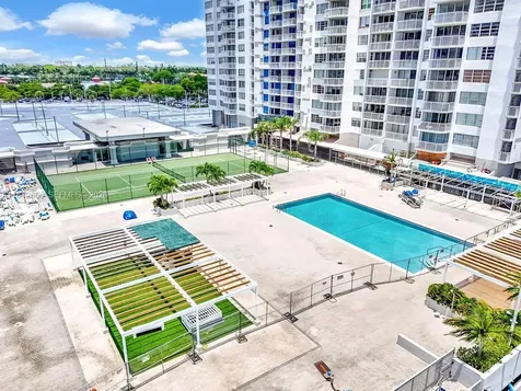 18041 Biscayne Boulevard Aventura FL 33160