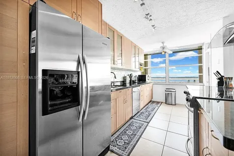 18041 Biscayne Boulevard Aventura FL 33160
