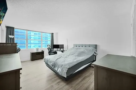 18041 Biscayne Boulevard Aventura FL 33160