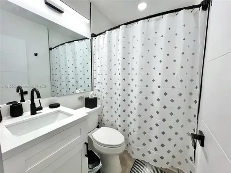 1451 NE 155th Terrace North Miami Beach FL 33162