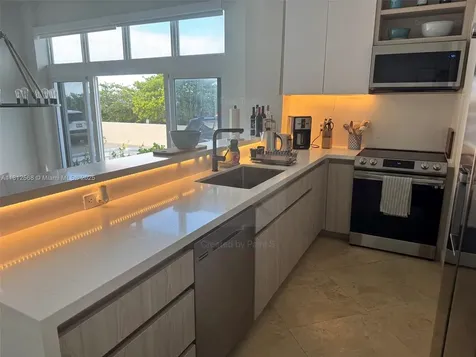 6917 Collins Avenue Miami Beach FL 33141