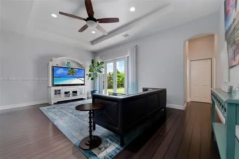 2046 SE 18th Street Homestead FL 33035