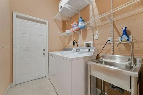 2046 SE 18th Street Homestead FL 33035