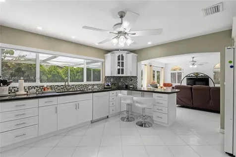 10421 NW 21st Street Pembroke Pines FL 33026
