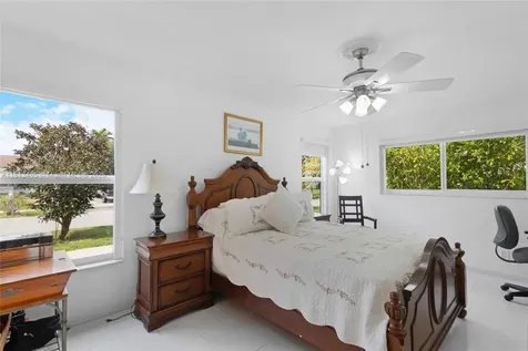 10421 NW 21st Street Pembroke Pines FL 33026
