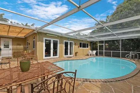 10421 NW 21st Street Pembroke Pines FL 33026