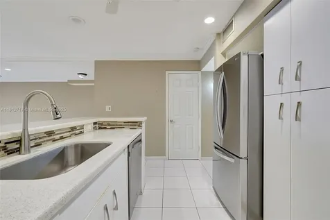 15461 Kippford Court Miami Lakes FL 33014