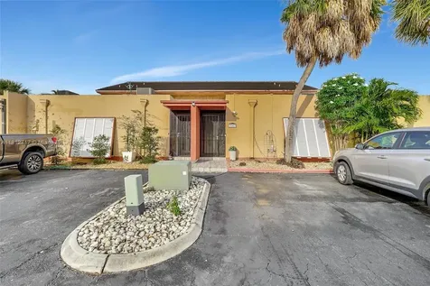 15461 Kippford Court Miami Lakes FL 33014