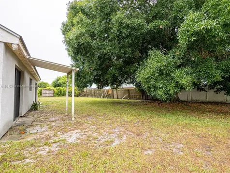 802 SE Kendall Avenue Port St. Lucie FL 34983