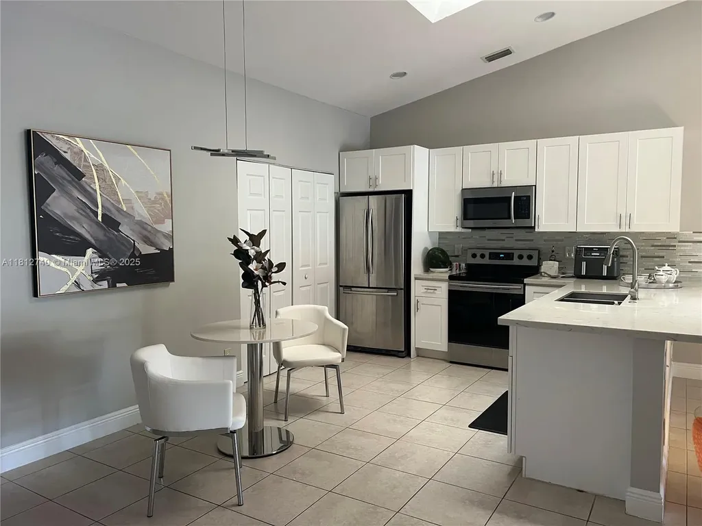 18428 Via Di Regina Boca Raton FL 33496