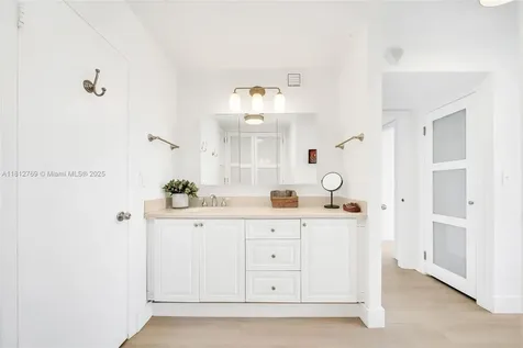 150 Ocean Lane Drive Key Biscayne FL 33149