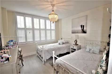 5161 Collins Avenue Miami Beach FL 33140