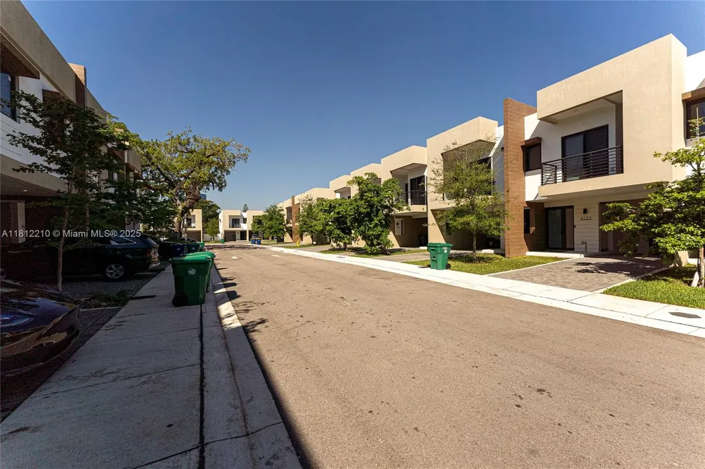 4141 N Oak Place Dania Beach FL 33314