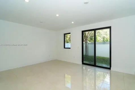 4141 N Oak Place Dania Beach FL 33314
