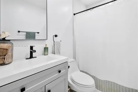 974 NE 145th Street North Miami FL 33161