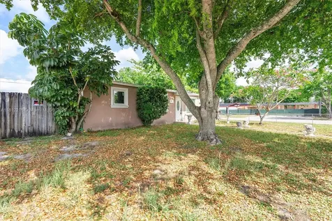 840 N 68th Terrace Hollywood FL 33024