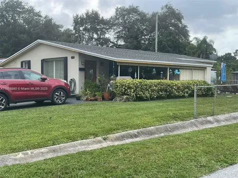 2430 N 61st Terrace Hollywood FL 33024