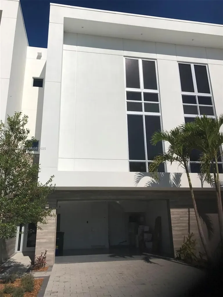 1731 NW 40th Drive Boca Raton FL 33431