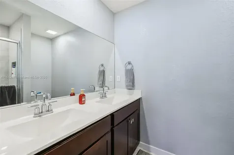 579 NE 6th Place Florida City FL 33034