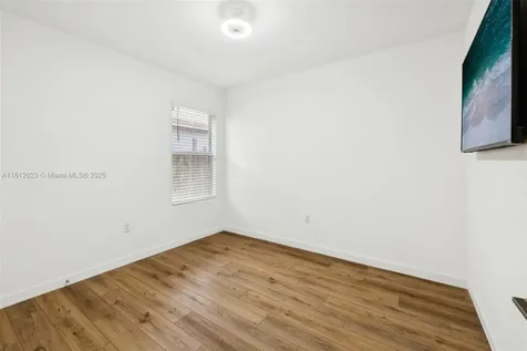 579 NE 6th Place Florida City FL 33034