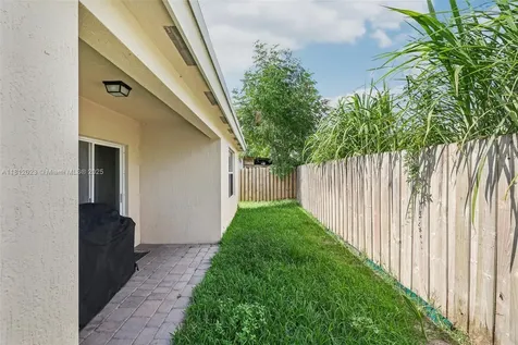579 NE 6th Place Florida City FL 33034