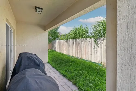 579 NE 6th Place Florida City FL 33034