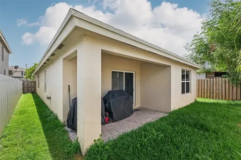 579 NE 6th Place Florida City FL 33034