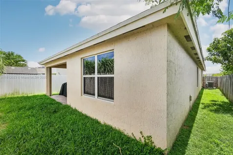 579 NE 6th Place Florida City FL 33034