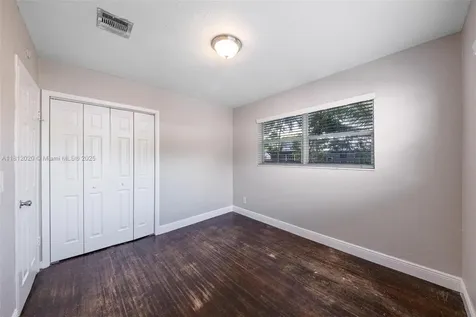 725 NE 178th Street Miami FL 33162