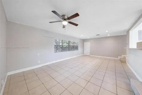 725 NE 178th Street Miami FL 33162